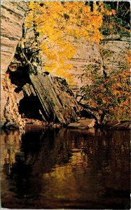 Baby Grand Piano Lower Dells Wisconsin River Dells WI Postcard VTG UNP Vintage  