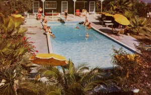 Corpus Christi, Texas - The Swimming Pool at Broadlawn Motor Hotel - c1950