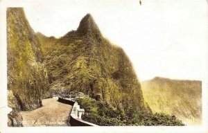 HONOLULU HAWAII~NUUANU PALI-WALLED ROAD-1930s COLOR REAL PHOTO POSTCARD