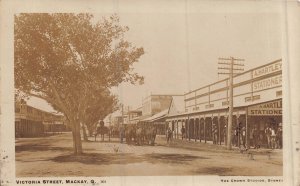 MACKAY QUEENSLAND AUSTRALIA~VICTORIA STREET~1909 CROWN STUDIOS PHOTO POSTCARD 