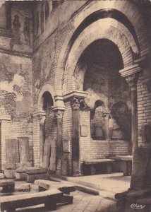 France Poitiers Interieur du Baptistere Saint-Jean