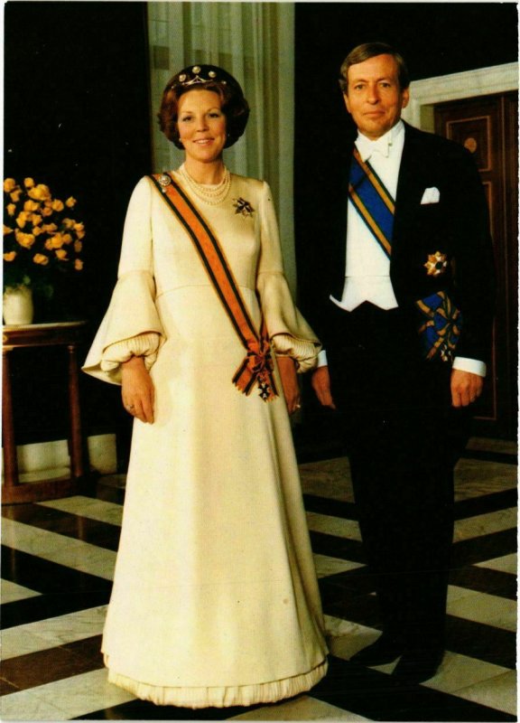 CPM AK HM Koningin Beatrix en ZKH Prins Claus DUTCH ROYALTY (815268)