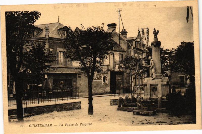 CPA OUISTREHAM - La Place de l'Église (271960)