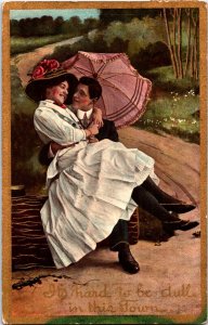 Romantic Couple With Umbrella Vintage Postcard 09.71