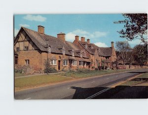 Postcard 15th Century Cottages, Broadway, England