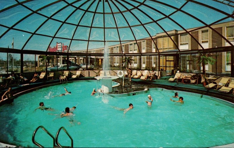 Massachusetts Wakefield Colonial Hilton Inn Swimming Pool