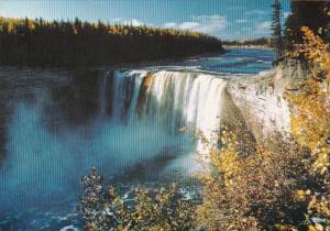 Canada Northwest Territories Alexandra Falls Off Mackenzie Highway At Mile 43