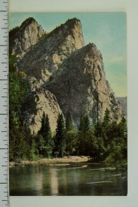 C.1910 Three Brothers, Yosemite Valley, Topmost Eagle Peak. Vintage Postcard P52 