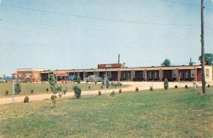 Elkton Maryland Ciampoli Motel Exterior, Color Photochrome Postcard U3107