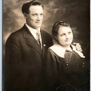 c1910s Prairie du Chien, Wis. Cute Young Couple RPPC Real Photo PC Nichols A121