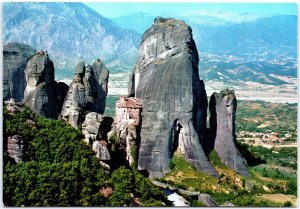 VINTAGE CONTINENTAL SIZE POSTCARD ROCKS & ST. TRINITY CLOISTER AT METEORS GREECE