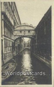 Ponte dei Sospiri Venezia, Italy Writing on back 