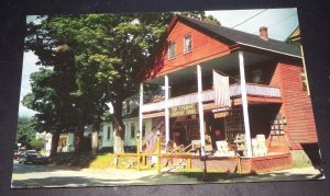 VINTAGE UNUSED  POSTCARD - VERMONT COUNTRY STORE, WESTON, VERMONT