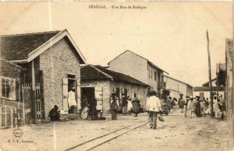 CPA AK Fortier Une Rue de Rufisque, SENEGAL (761950)