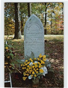 Postcard Grave of Nancy Hanks Lincoln (Mother of Abraham Lincoln) Indiana USA