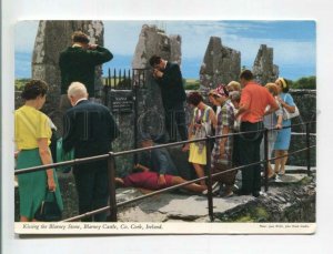 470883 Ireland Co. Cork Blarney Castle Kissing Blaney Stone Old postcard