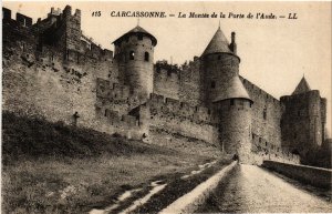 CPA Carcassonne La Montee de la Porte de l'Aude FRANCE (1012776)