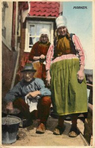 Cultures & Ethnicities postcard Marken types folk costumes