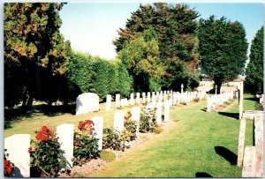 Postcard - Graves of Second World War, Tangmere Churchyard - Tangmere, England