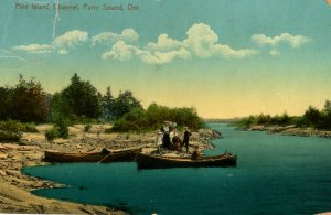 Canada - ON, Parry Sound. Pine Island Channel   (crease)