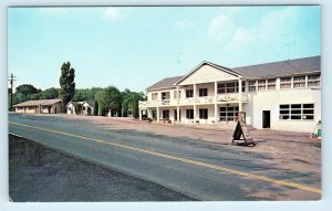 DONEGAL, PA Pennsylvania ~ MONTICUE MOTEL - Phone Booth  c1950s  Postcard