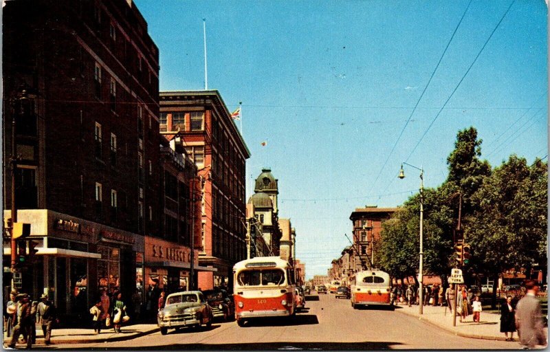 11th Avenue, Business Section, Regina Saskatchewan c1960 Vintage Postcard T72