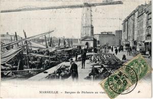 CPA MARSEILLE Barques de Pecheurs au vieux Port (403363)