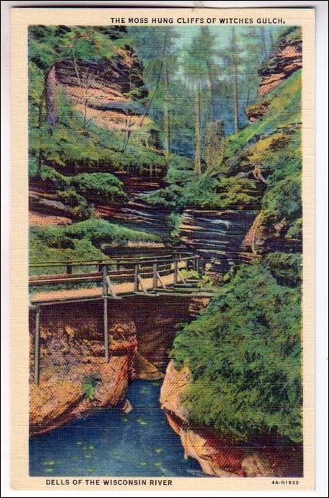 WI - The Dells. Moss Hung Cliffs, Witches Gulch