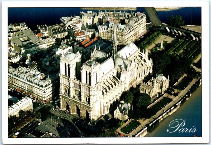 Postcard - Dans l'île de la Cité: la cathédrale Notre-Dame - Paris, France