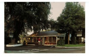 MA - Cape Cod, Dennisport. Bob Briggs' Wee Packet