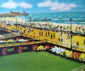 Atlantic City Postcard Beach Bathers Ocean Boardwalk Gardens New Jersey NJ Linen