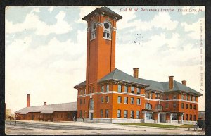 C. & N. W. PASSENGER STATION SIOUX CITY IOWA TRAIN DEPOT POSTCARD 1910