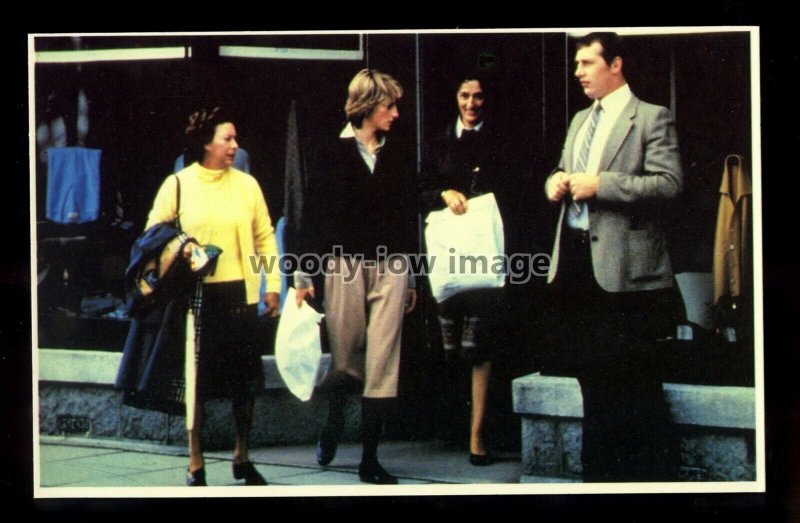 r4613 - Princess Diana out shopping in Balmoral's local Stores - postcard