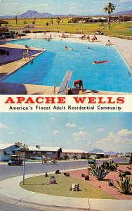 APACHE WELLS MOBILE CITY Mesa, AZ Retirement Community Pool 1960s Postcard