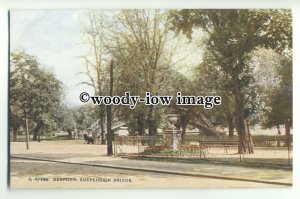 tp9292 - Beds - Entrance to the Suspension Bridge & Gardens, Bedford - Postcard