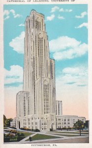 PITTSBURGH, Pennsylvania, 1910-1920s; Cathedral Of Learning, University 