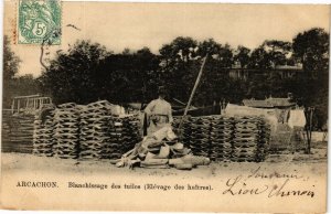 CPA ARCACHON - Blanchissage des tuiles (192770)