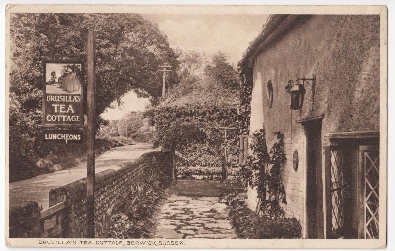 Sussex; Drusillas Tea Cottage, Berwick PPC Unposted c 1930's 