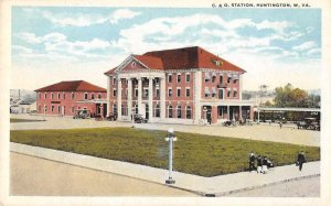 Huntington West Virginia birds eye view C. & O. Train Station antique pc BB2860