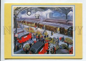 429463 UK 1988 year Loading Mails at Euston Station postcard