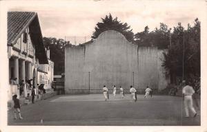 BR39602 guethary fronton partie de pelote basque au chistera france