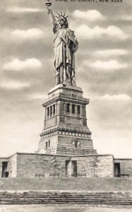 Statute of Liberty Manhattan Card Publishing Co #11