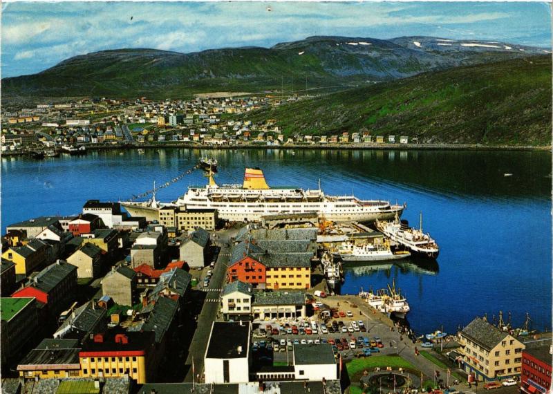 CPM AK Hammerfest The harbour area NORWAY (829604)