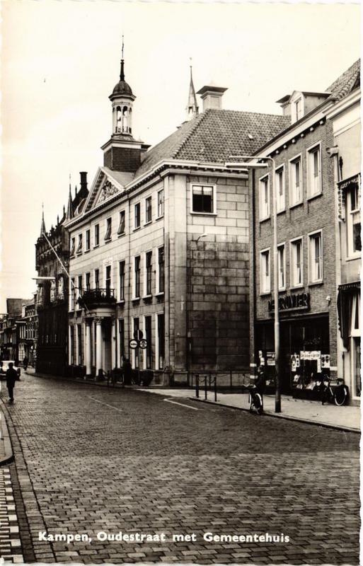 CPA AK Kampen Oudestraat met Gemeentehuis NETHERLANDS (728726)