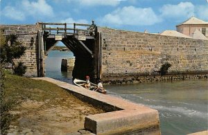 Somerset Bridge Smallest Draw in the World Bermuda Postcard