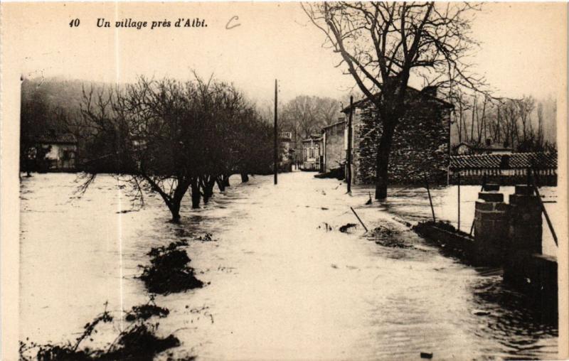 CPA Un village pres d'ALBI (477513)