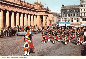 BR91053 pipes and drums in edinburgh scotland types military militaria