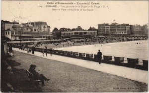 CPA Dinard vue generale de la Digue et la Plage (1236191)