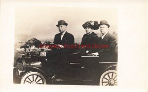 Early Auto, Two Men and Women, RPPC