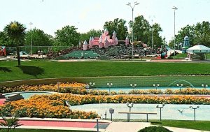 Vintage Master Links Miniature Golf Course, Concord, Cal. Postcard P125